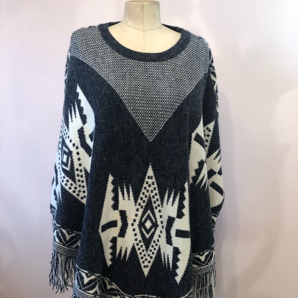 Poncho sweater